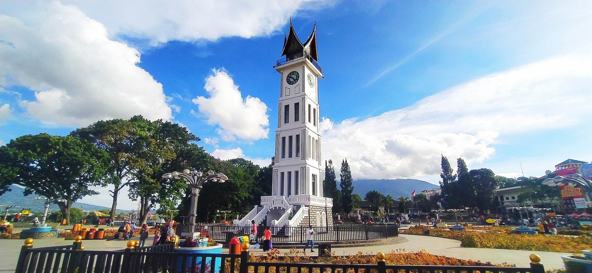 jam-gadang-bukittinggi